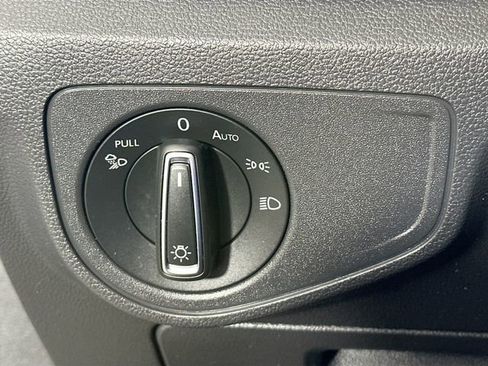 Used 2020 Volkswagen Atlas Cross Sport S image 21