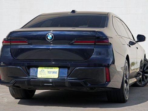 Used 2024 BMW 740i w/ Premium Package 2 RWD image 5