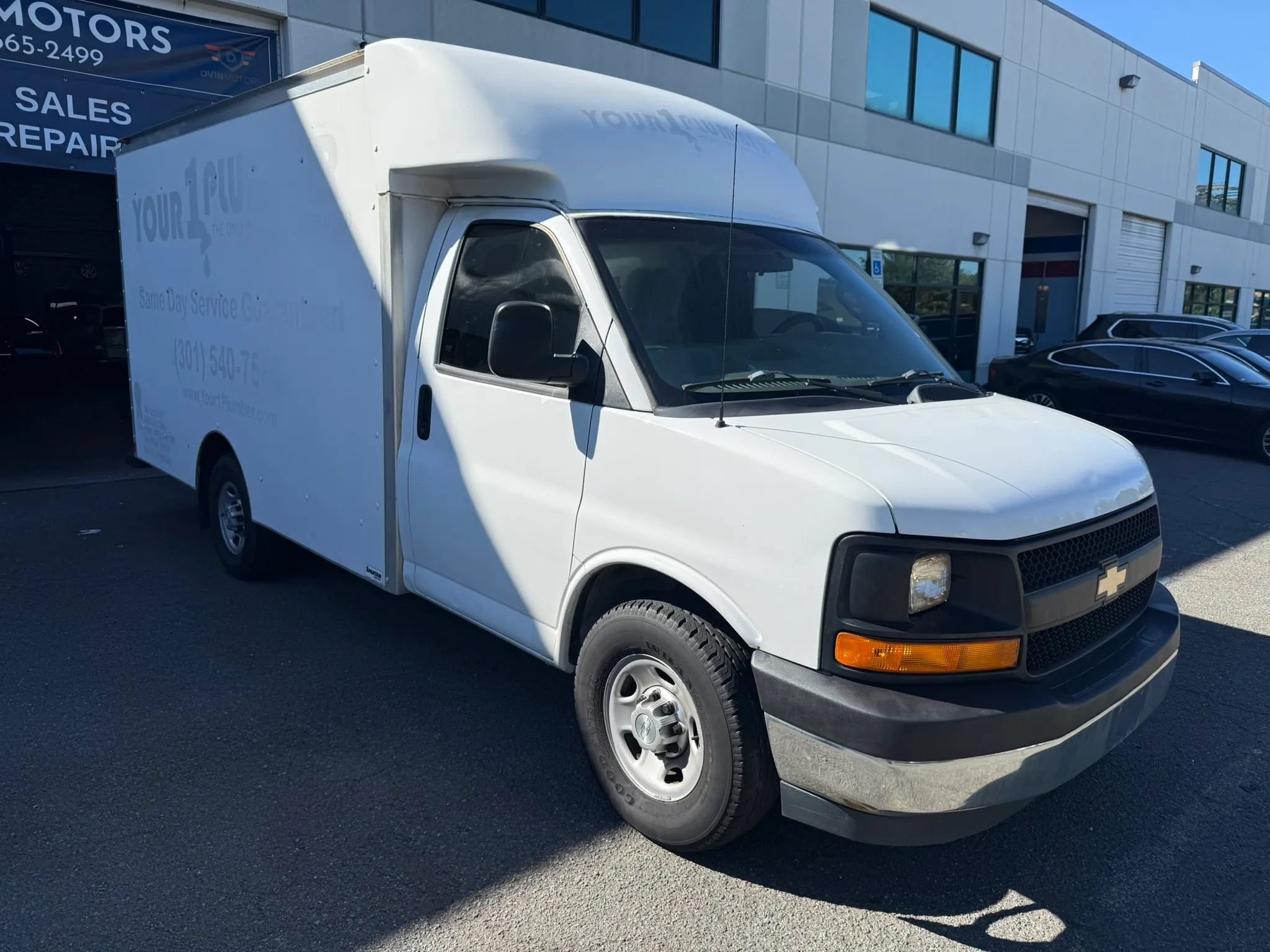 Used 2017 Chevrolet Express 3500 RWD image 7