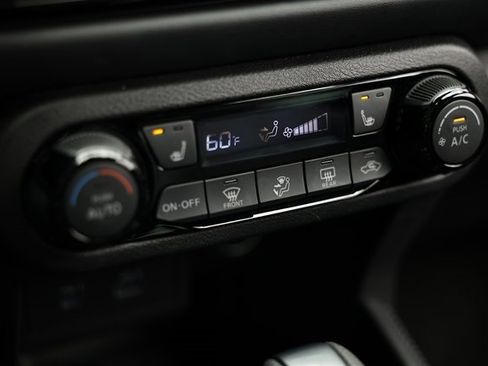 Used 2023 Nissan Kicks SR w/ SR Premium Package image 37