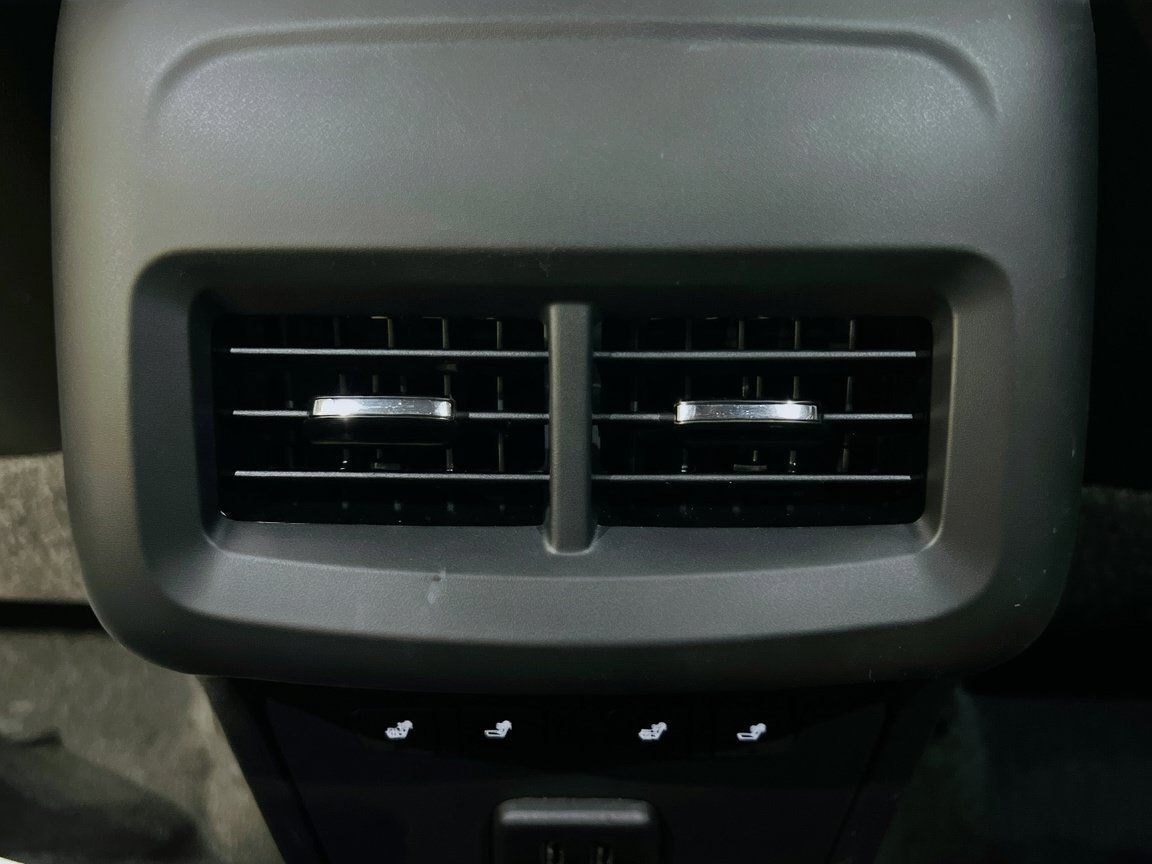 Used 2021 Chevrolet Equinox Premier AWD/4WD image 17