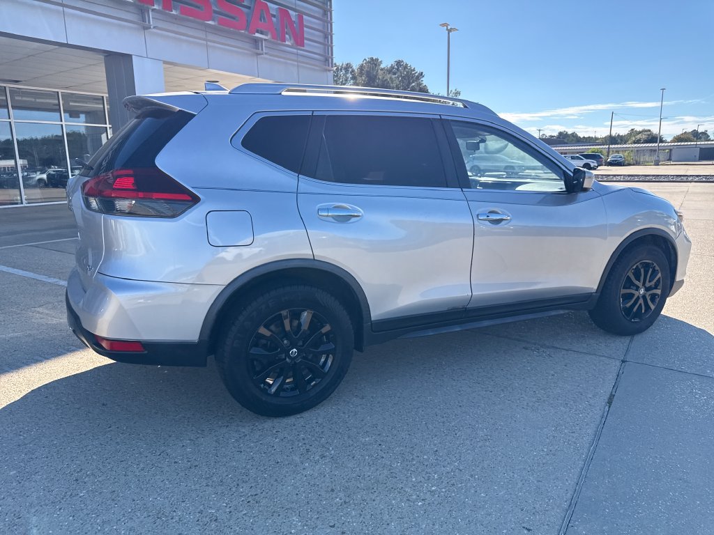 Used 2018 Nissan Rogue SV FWD image 23