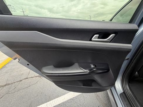 Used 2021 Kia K5 LXS FWD image 19