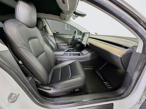 Used 2021 Tesla Model 3 Performance image 30