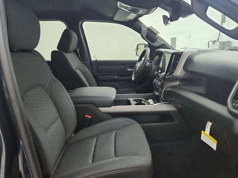 New 2026 RAM 1500 Express AWD/4WD image 30