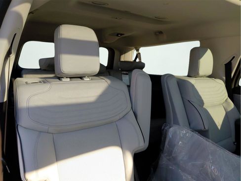 New 2025 Ford Expedition Max Platinum w/ Platinum Ultimate Package AWD/4WD image 19