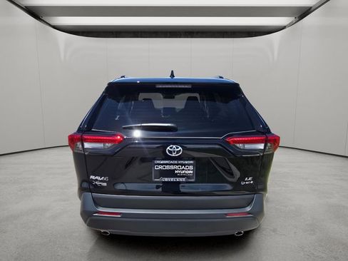 Used 2025 Toyota RAV4 LE AWD/4WD image 4
