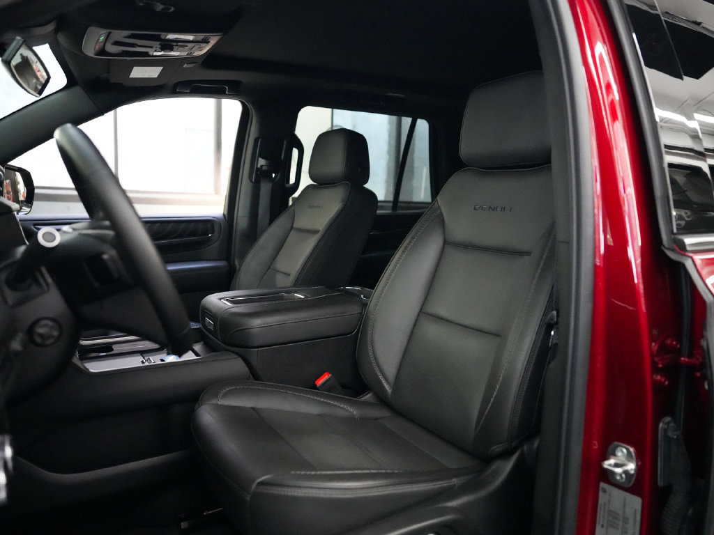 Used 2023 GMC Yukon Denali AWD/4WD image 28