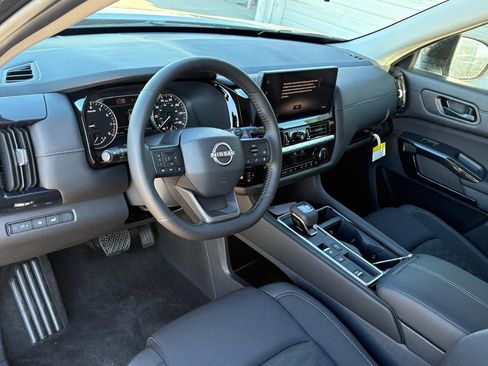 New 2026 Nissan Pathfinder SV image 13