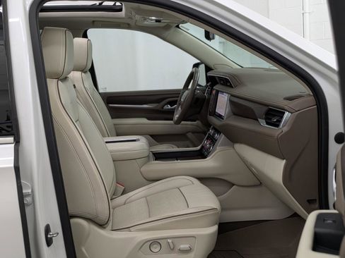 Used 2021 GMC Yukon Denali w/ Denali Premium Package image 42