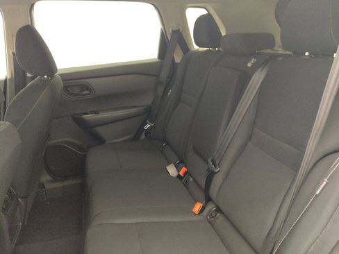 Used 2024 Nissan Rogue S AWD/4WD image 18