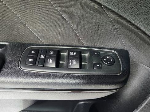 Used 2020 Dodge Charger SXT w/ Blacktop Package image 17