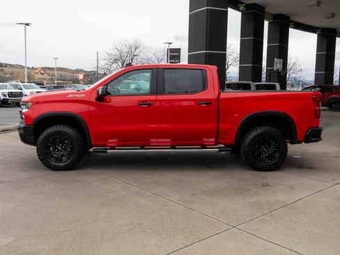 Used 2022 Chevrolet Silverado 1500 ZR2 w/ Technology Package image 4