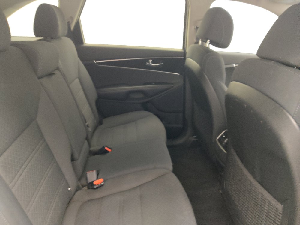 Used 2017 Kia Sorento AWD image 19