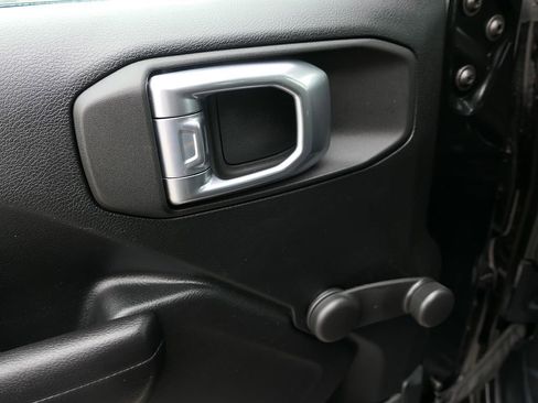 Used 2021 Jeep Wrangler Unlimited Sport AWD/4WD image 14
