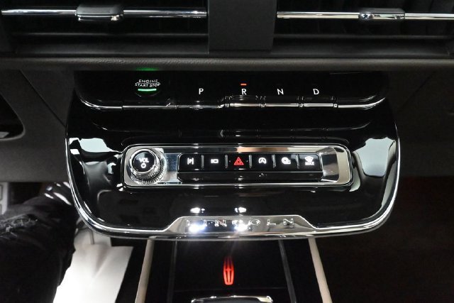 Certified 2023 Lincoln Corsair Reserve AWD/4WD image 12