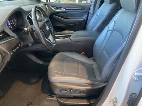 Used 2024 Buick Enclave Premium image 4