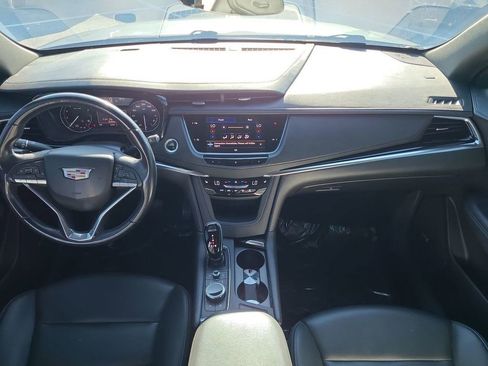 Used 2021 Cadillac XT6 Luxury image 2