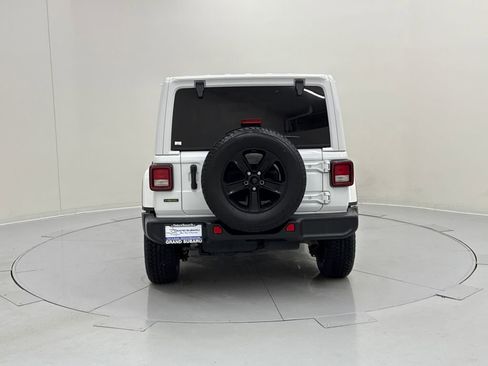 Used 2022 Jeep Wrangler Unlimited Sahara image 4