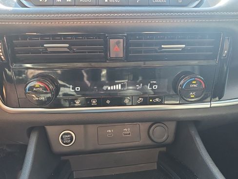 Used 2022 Nissan Rogue SV FWD image 27
