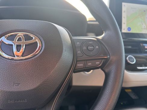 Used 2025 Toyota Corolla LE w/ LE Premium Package FWD image 7