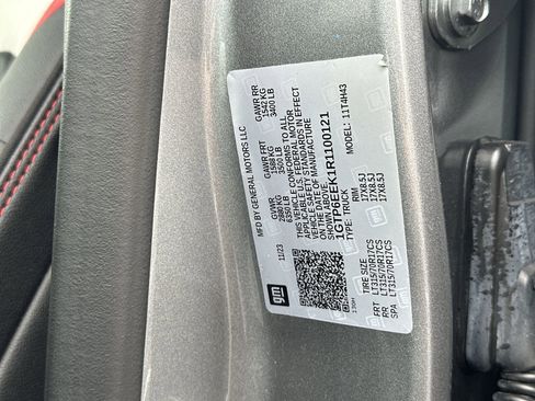 Used 2024 GMC Canyon AT4X w/ AT4X AEV Edition image 35