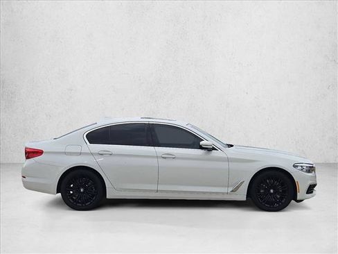 Used 2020 BMW 530i w/ Convenience Package RWD image 4