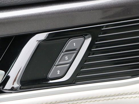Used 2023 Jeep Wagoneer 2WD image 17