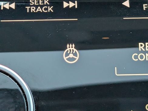 Used 2023 INFINITI QX60 Luxe w/ Performance Audio Package AWD/4WD image 35