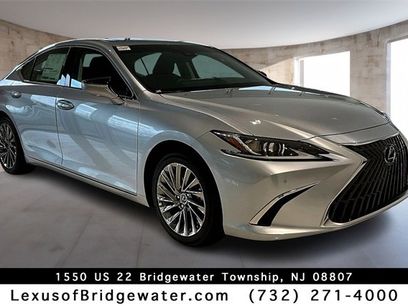 New 2025 Lexus ES 300h w/ Luxury Package