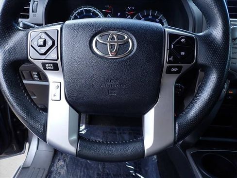 Used 2015 Toyota 4Runner SR5 AWD/4WD image 17