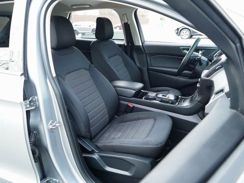 Used 2020 Ford Edge SE image 11