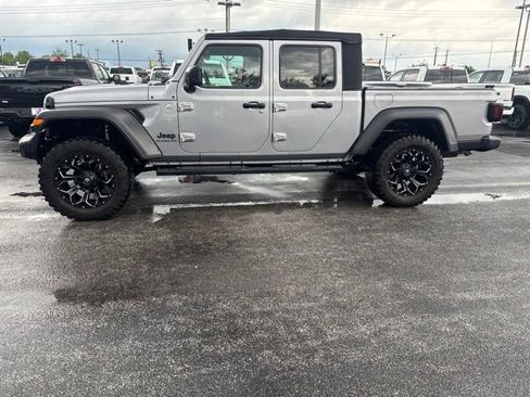 Used 2020 Jeep Gladiator Sport w/ Quick Order Package 24S AWD/4WD image 4