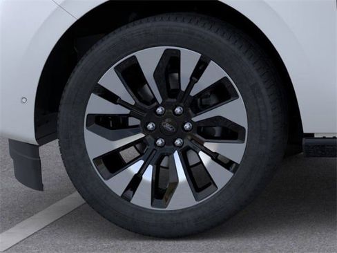 New 2025 Ford Expedition Platinum w/ Driver's Package image 42