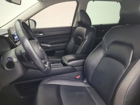 Used 2023 Nissan Pathfinder SL FWD image 17