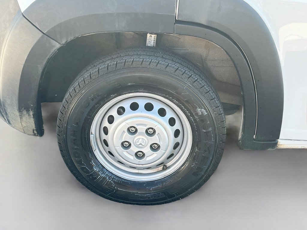 Used 2025 RAM ProMaster 2500 w/ Convenience Group FWD image 11