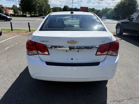 Used 2016 Chevrolet Cruze LT w/ Technology Package FWD image 6