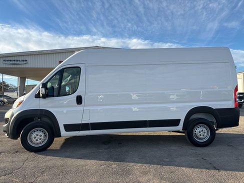 New 2026 RAM ProMaster 2500 w/ Convenience Group image 2