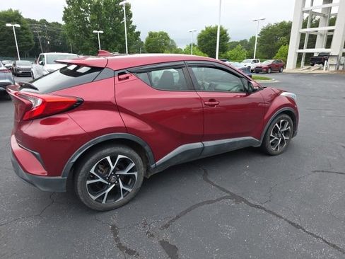 Used 2018 Toyota C-HR XLE FWD image 7