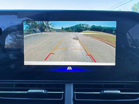 Used 2024 Chevrolet Trax LT image 18