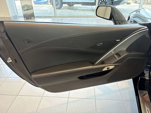 Used 2019 Chevrolet Corvette Stingray Convertible w/ 1LT RWD image 22