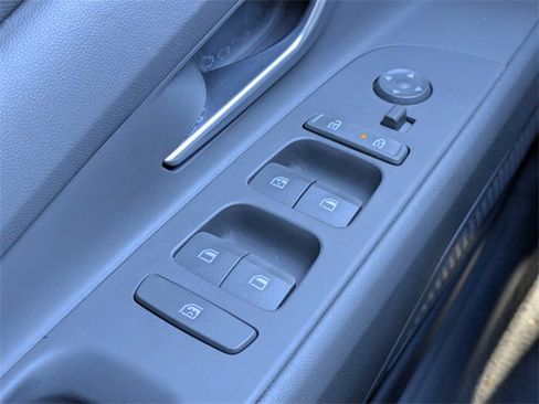 Used 2023 Hyundai Elantra SEL w/ Convenience Package image 23