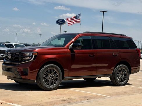 New 2027 Ford Expedition Platinum w/ Stealth Appearance Package AWD/4WD image 6