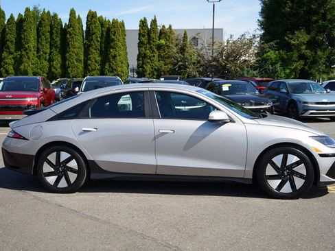 Certified 2024 Hyundai Ioniq 6 SE RWD image 5