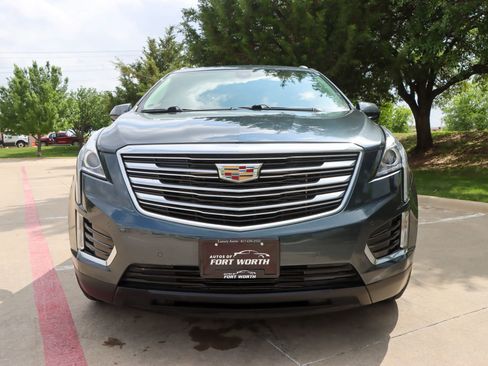 Used 2019 Cadillac XT5 Luxury FWD image 2