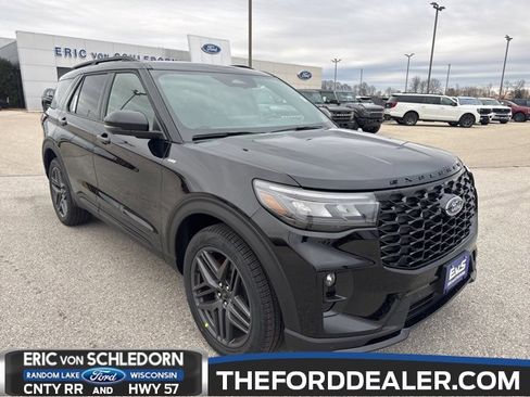 New 2026 Ford Explorer ST-Line w/ ST-Line Street Pack image 1