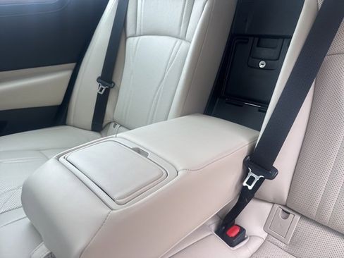 Certified 2025 Lexus ES 300h w/ Accessory Package (Z2) image 32