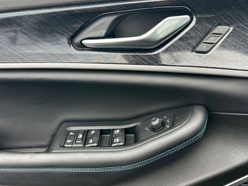 Used 2023 Jeep Grand Cherokee Trailhawk w/ Advanced Protech Group II image 10