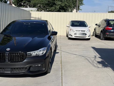 Used 2019 BMW 740i w/ Executive Package RWD image 11