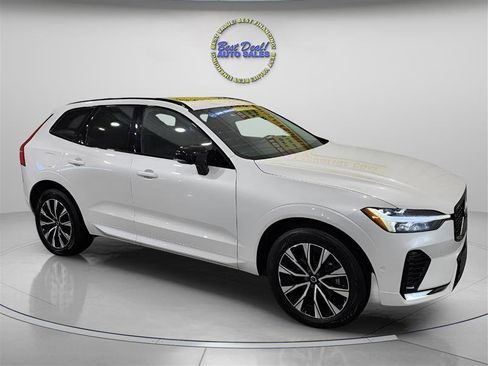 Used 2023 Volvo XC60 B5 Plus AWD/4WD image 7
